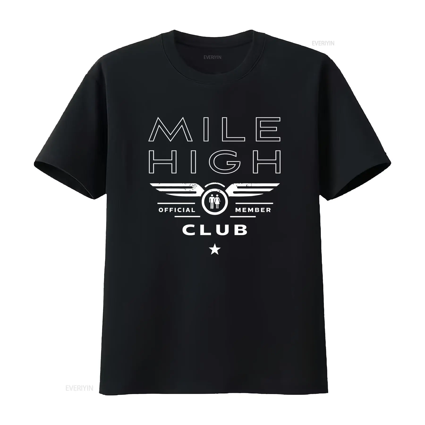 Vintage Fashion Icons - เสื้อยืดสมาชิกอย่างเป็นทางการของไมล์ไฮคลับ ดีไซน์มีสไตล์พร้อมตัวอักษรขนาดใหญ่และปีกสัญลักษณ์ วินเทจ ลุควินเทจ ยูนิเซ็กส์ แฟชั่น
