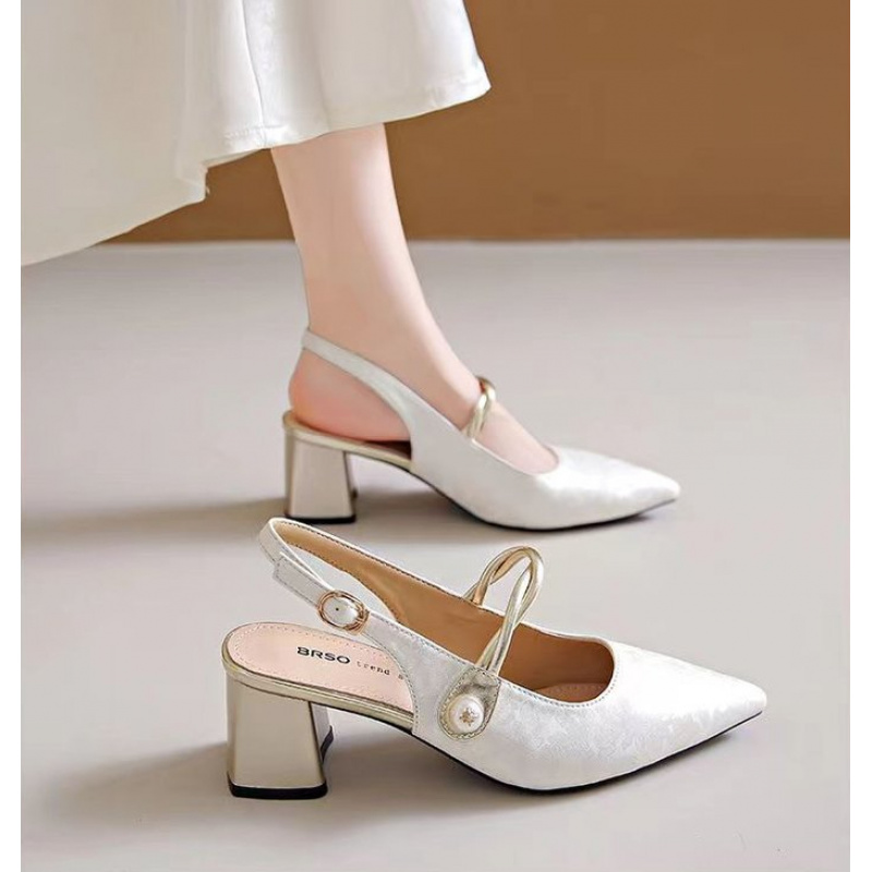 Vintage Fashion In 2026 - รองเท้าส้นตึกแบบสวมเปิดส้น ปลายแหลม ดีไซน์หรูหรา สำหรับผู้หญิง ปี 2026