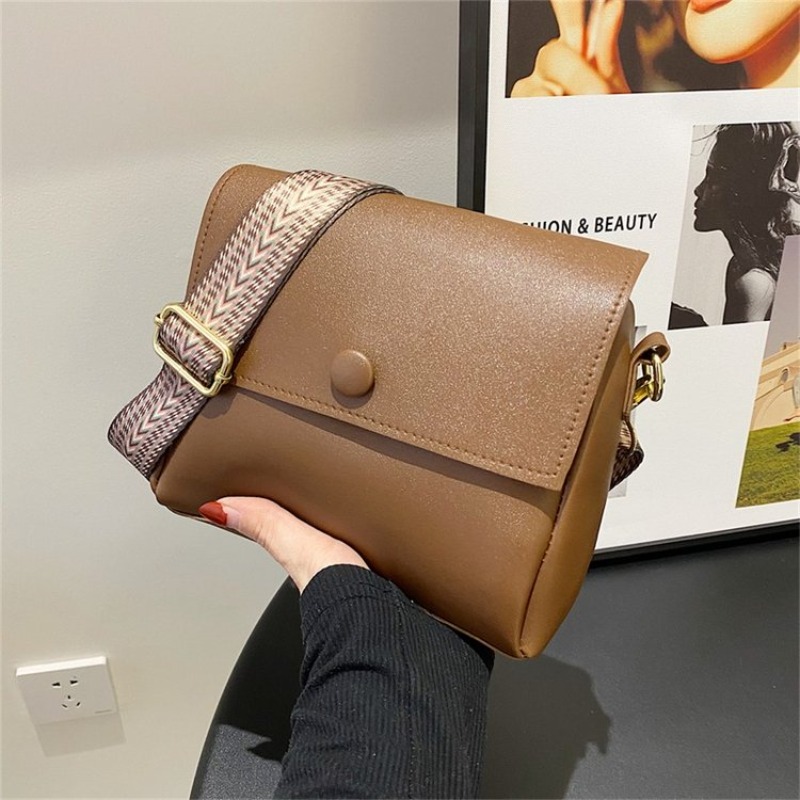 Vintage Fashion Icons - กระเป๋าผ้าอ้อมดีไซน์เนอร์สุดฮิตสำหรับผู้หญิง กระเป๋าหนังสะพายข้างสุดหรูสไตล์วินเทจ กระเป๋าโท้ทมินิมอล ความจุเยอะ ดีไซน์หรูหราทันสมัย