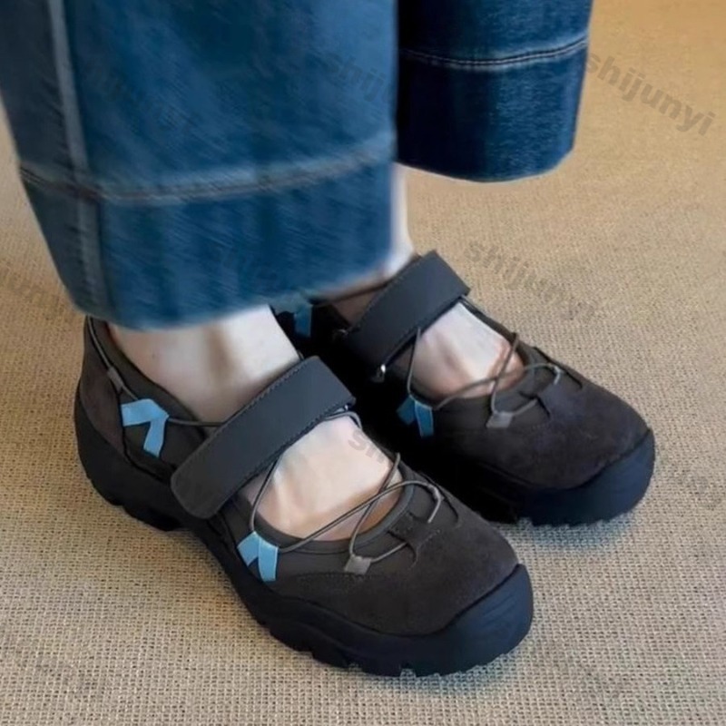 รองเท้าผ้าใบส้นตึกทรงกลมสไตล์ว - Vintage Fashion In 2026 บทวิจารณ์และราคา