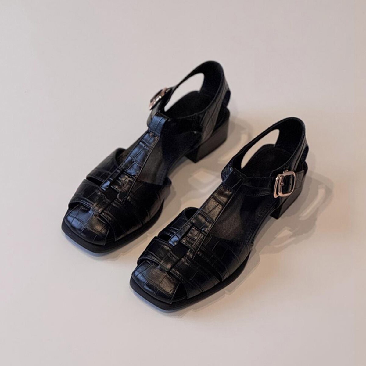 รองเท้าแตะสตรีฤดูร้อนแฟชั่นใหม - Vintage Fashion In 2026 บทวิจารณ์และราคา